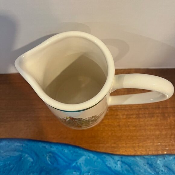 Spode Christmas Tree with Santa 28oz Pitcher - Picture 9 of 10